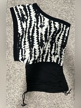 Monaco Large One-Shoulder Black and White Animal Print Top or dress